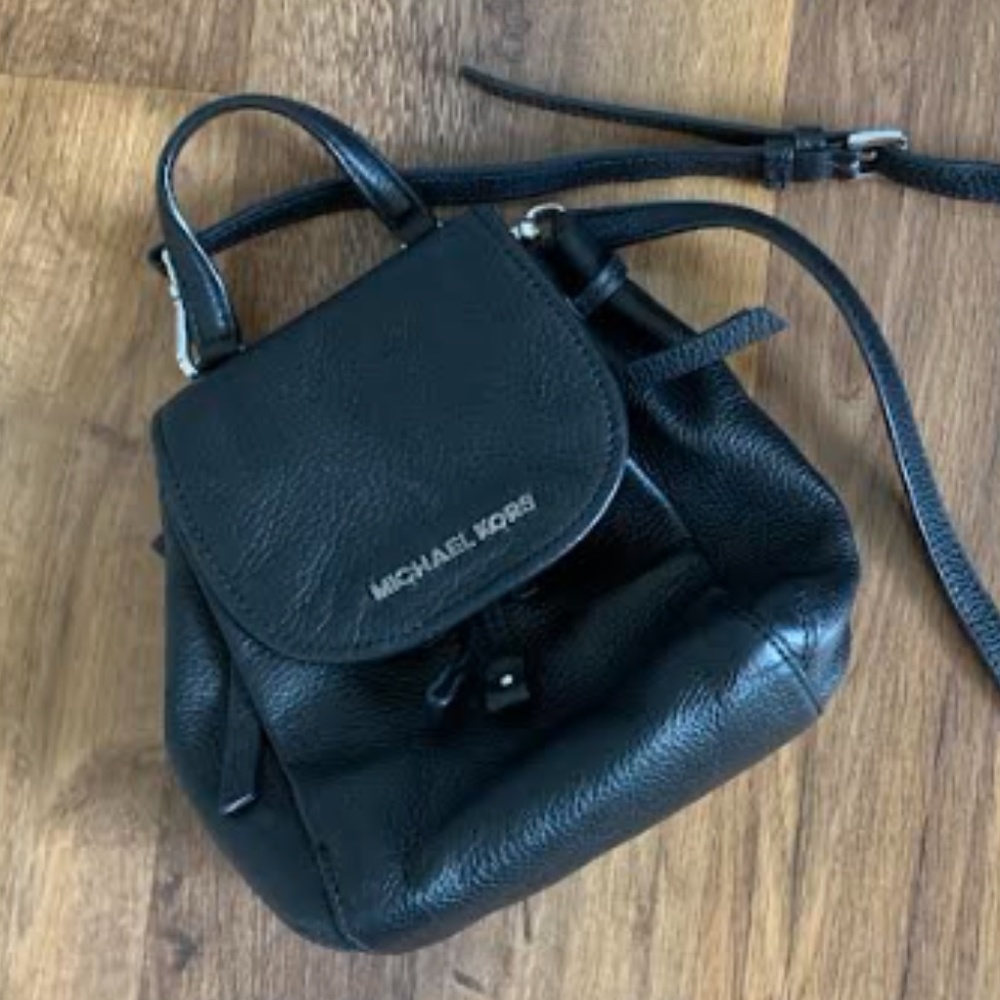MK Riley Crossbody - Picture 4 of 14